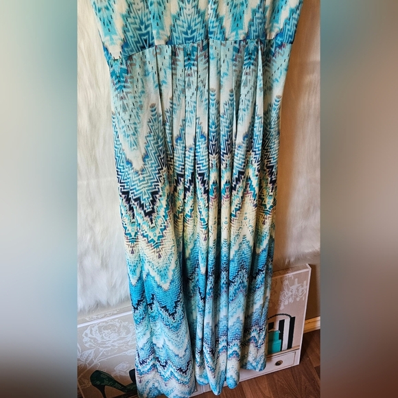 Kenzie *Rare* Aqua Geometric Chevron Maxi Dress - Picture 6 of 9